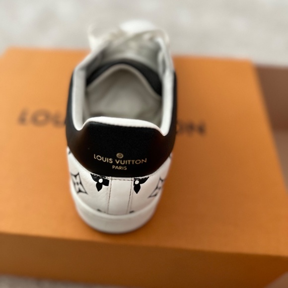Louis Vuitton men’s sneakers - Picture 2 of 13